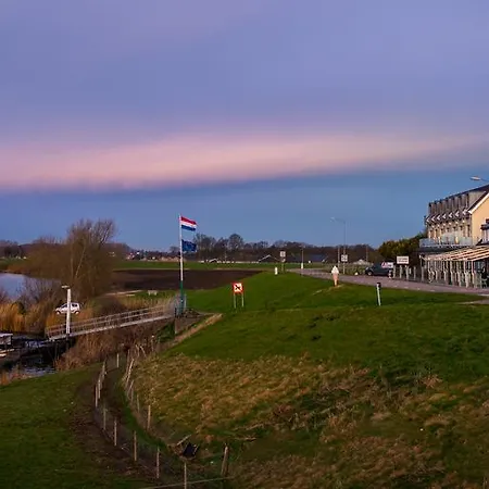 Hoogeerd By Flow - Nijmegen 호텔 3*